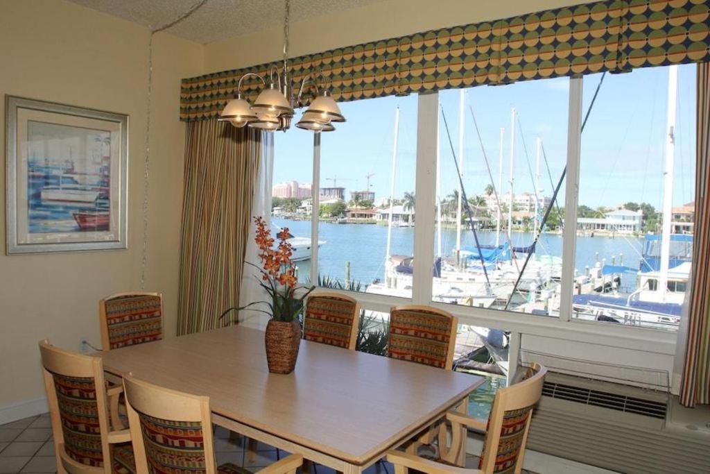 Chart House Suites And Marina Clearwater Beach Exterior photo