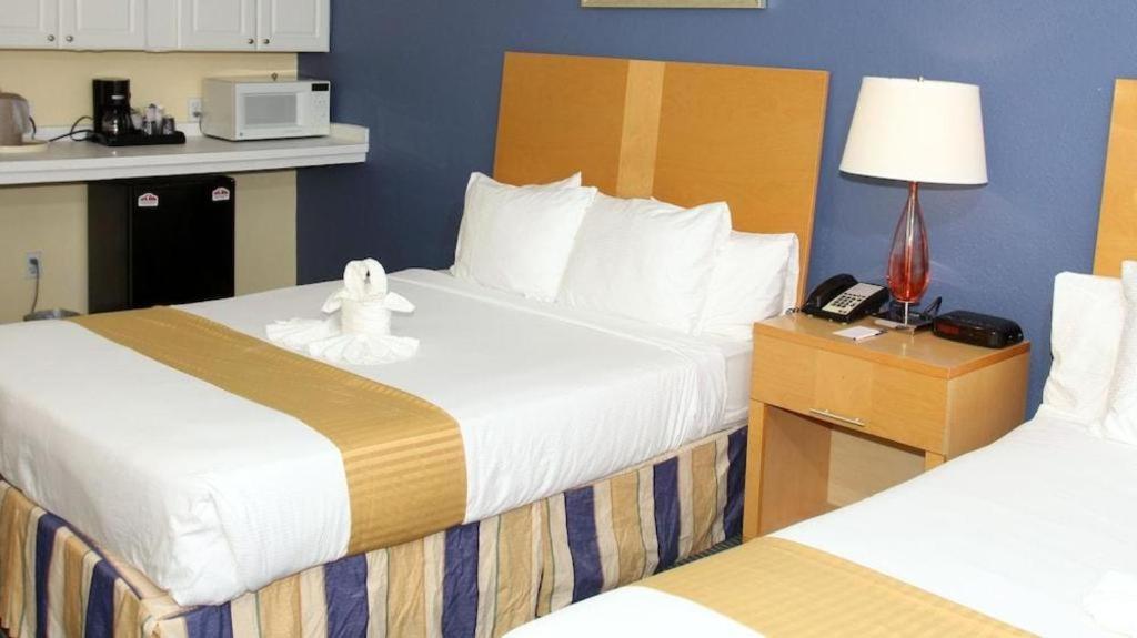 Chart House Suites And Marina Clearwater Beach Exterior photo