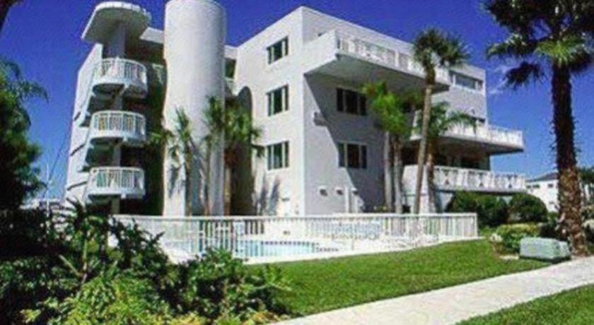 Chart House Suites And Marina Clearwater Beach Exterior photo
