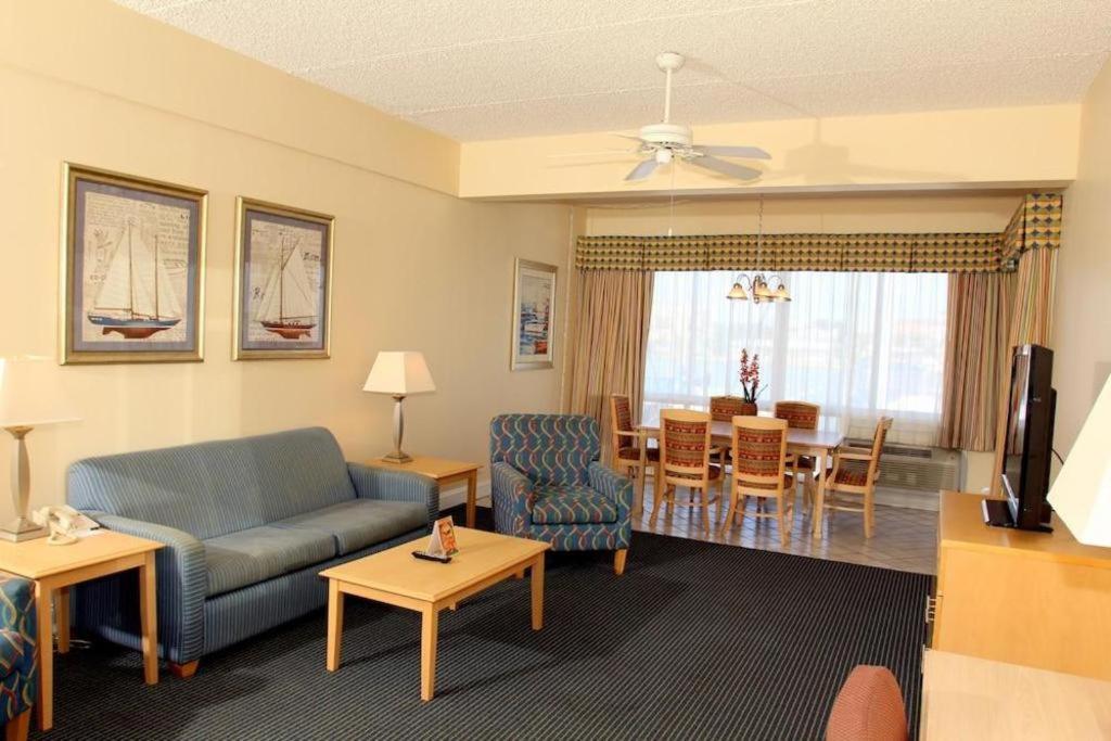 Chart House Suites And Marina Clearwater Beach Exterior photo