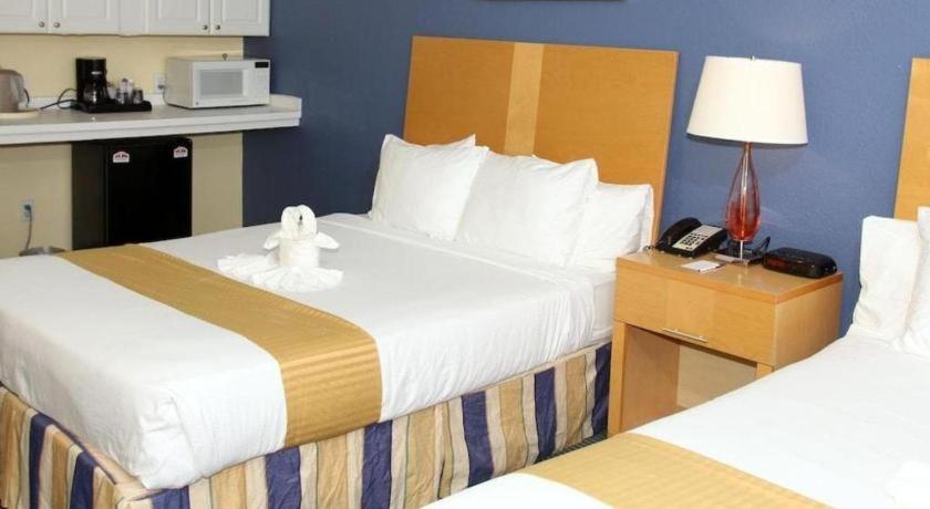 Chart House Suites And Marina Clearwater Beach Exterior photo