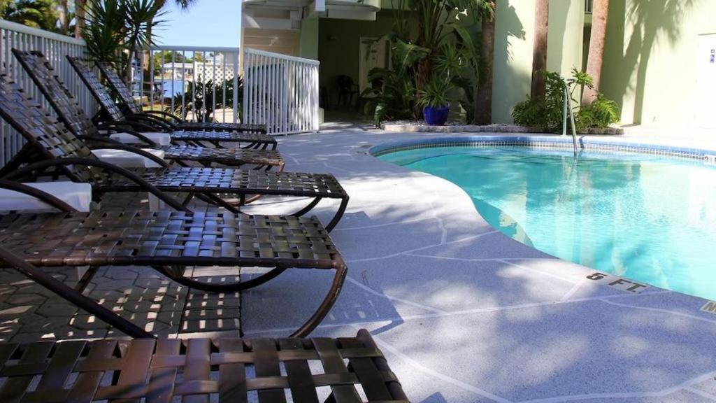 Chart House Suites And Marina Clearwater Beach Exterior photo